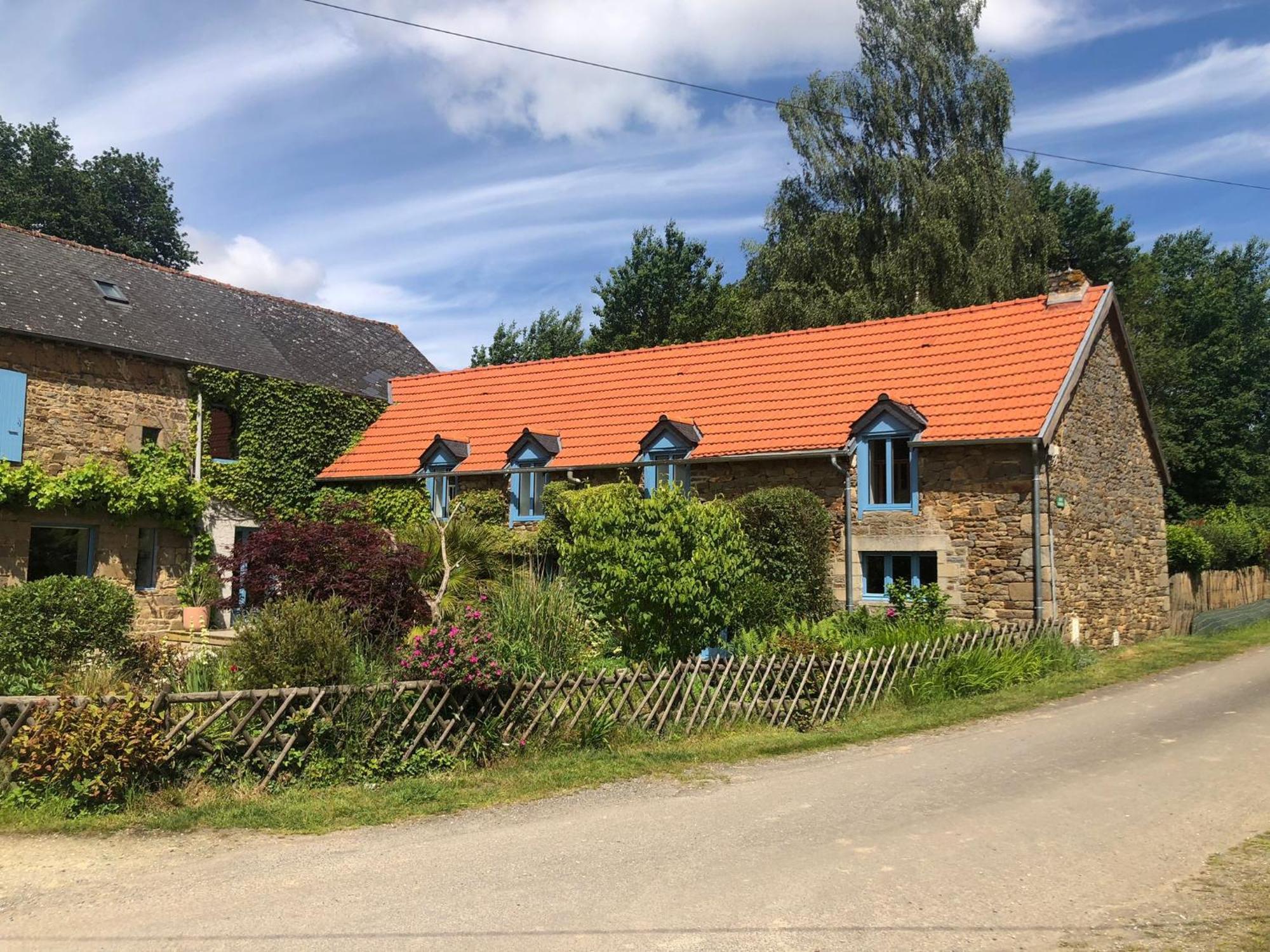 Gites De La Touche Aux Pourvoirs Combourg Bagian luar foto
