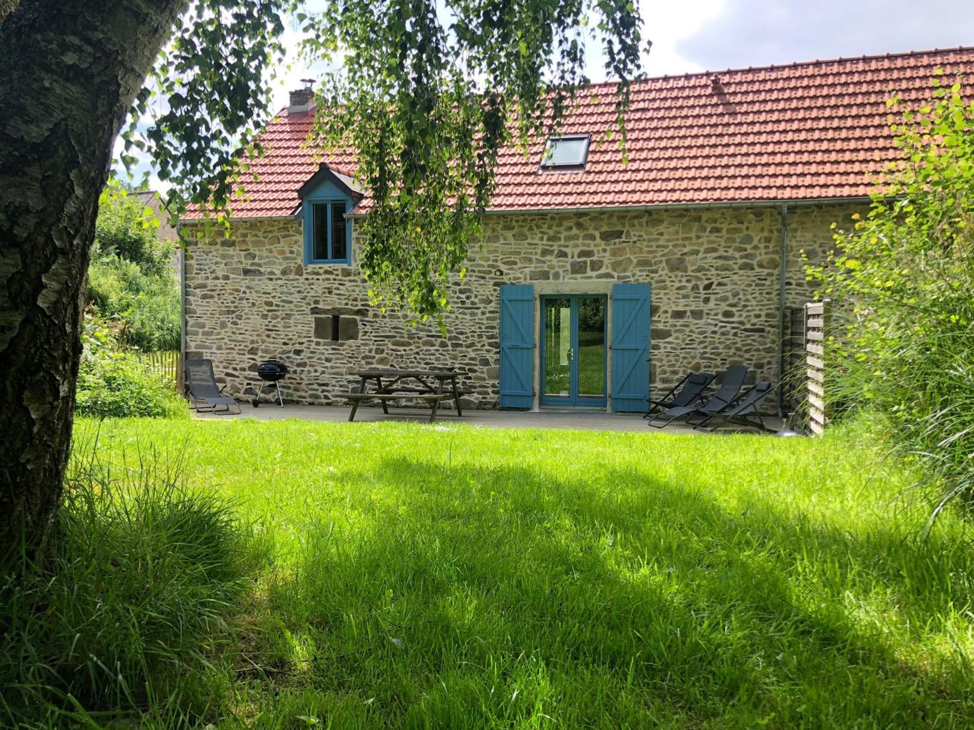 Gites De La Touche Aux Pourvoirs Combourg Bagian luar foto